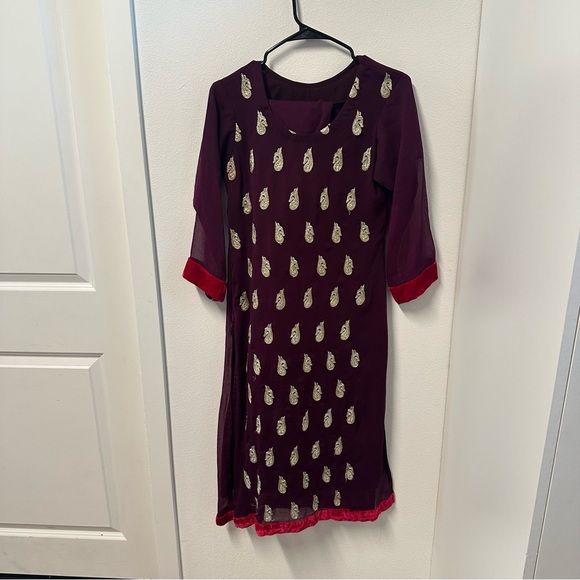 Pink and purple fully embroidered two piece salwar kameez set - Picture 6 of 11